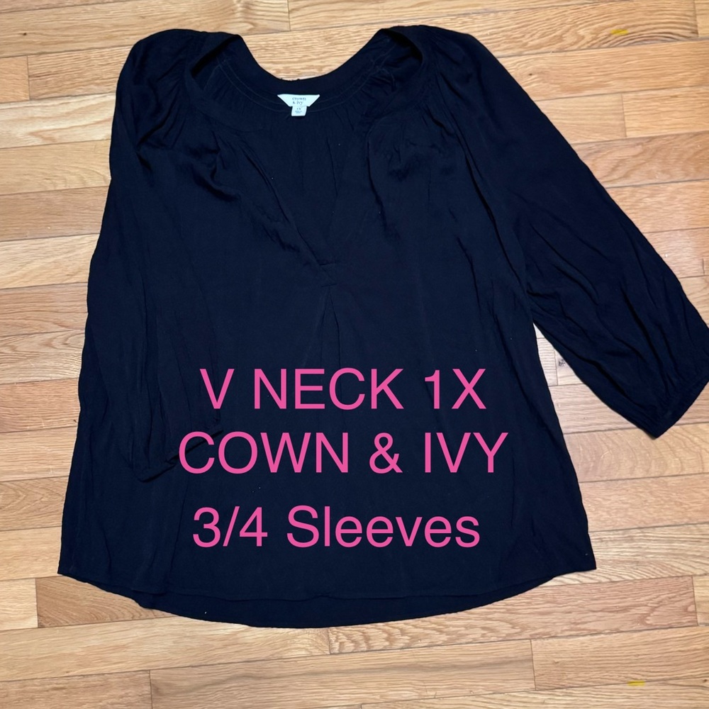 Crown & Ivy Women's Navy V-Neck Blouse